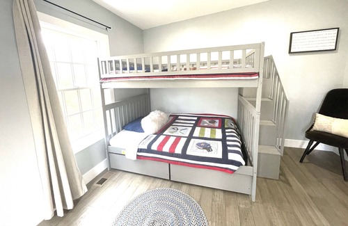 Bass Lake House | Nature is Calling! New Construction 5min walk Bass Lake !