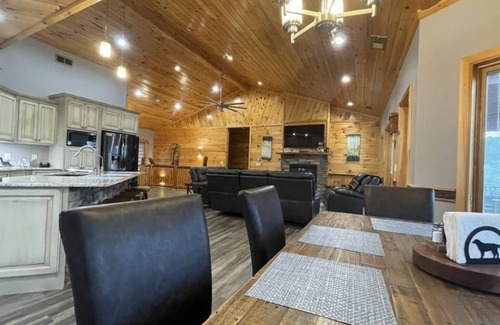Tellico Plains House | Nature lovers dream! Steps from fishing plus 140 acres of hiking! 4 Bedroom Home by RedAwning
