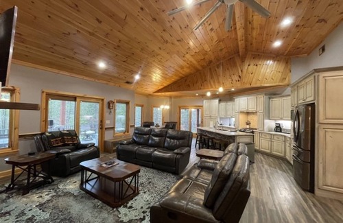Tellico Plains House | Nature lovers dream! Steps from fishing plus 140 acres of hiking! 4 Bedroom Home by RedAwning
