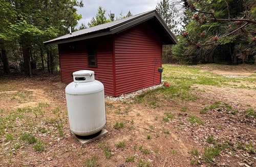 South Boardman Cottage | Nature Lover’s Paradise. Tiny 1 room cottage on Bunnifer Farms. Pet friendly