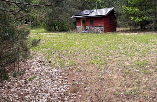 South Boardman Cottage | Nature Lover’s Paradise. Tiny 1 room cottage on Bunnifer Farms. Pet friendly