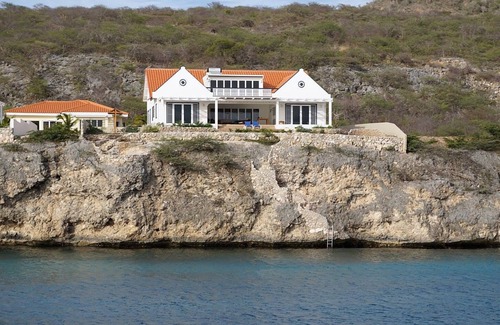 Lagun Apartment | Nature Lovers Paradise. Apartment in luxurious, eco friendly, seafront villa.