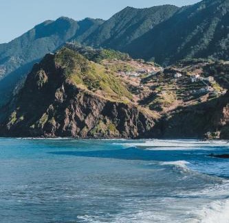 Porto da Cruz House | Nature Madeira Guest House