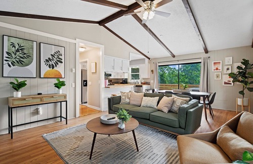 Royal Pines House | Nature Nook w/Mtn Views!-Near AVL