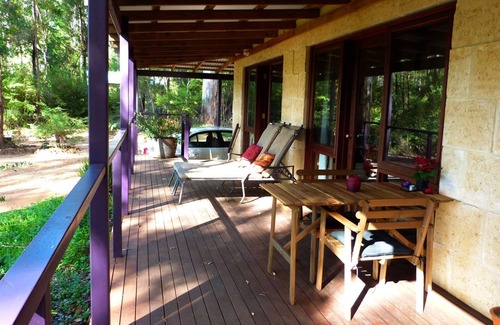 Pemberton Ski Chalet | Nature on your doorstep - Kangaroo Creek Chalets - birds kangaroos.relax!