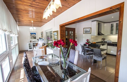 Sabadell Villa | Nature, pool, tennis, 15 minutes to Barcelona!