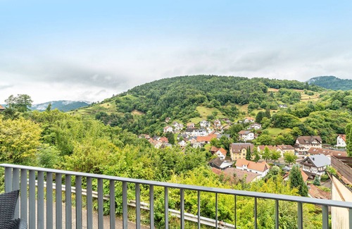 Buehlertal Apartment | Nature Room 'Beehive' with Terrace, Wi-Fi and Air Conditioning