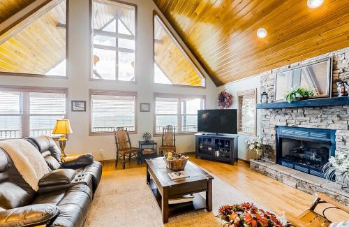 Murphy House | Nature's Embrace Cabin