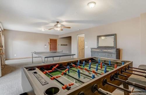 Peyton House | Nature's Oasis 4BD Ranch Retreat Hot tub