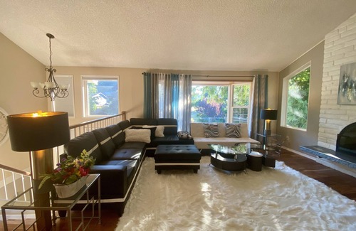 Inglewood-Finn Hill House | NATURE VILLA: Near major companies, central AC