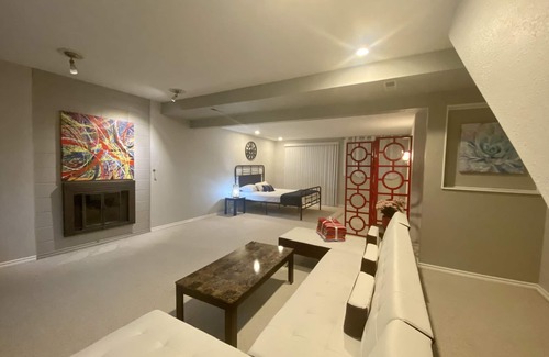 Inglewood-Finn Hill House | NATURE VILLA: Near major companies, central AC