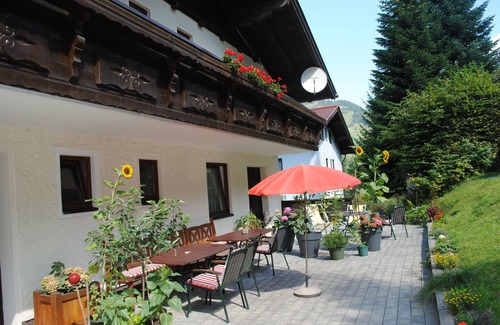 Grossarl Apartment | Naturhaus Andrea Guided mountain hiking experiences, fairy tales, vacation apartments