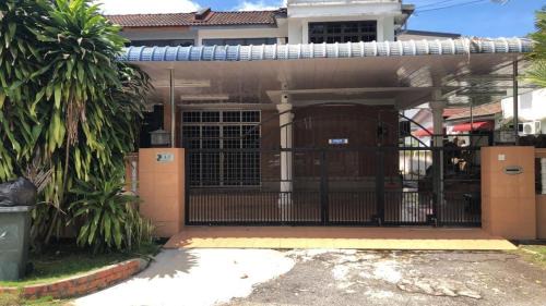 Kampung Sungai Layar House | NAURAH HOMESTAY