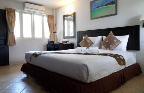 Pattaya Bay Hotel | Nautical Inn