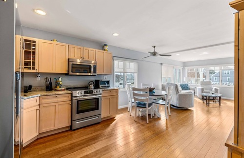 Salisbury Condo | Nautical Retreat Summ