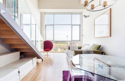 Pobles del Nord Apartment | Nava Stay - Bright loft with private parking 5 min from the university