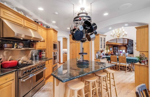 Cedar Glen House | Navigate Stays Best Dressed Lakefront Home