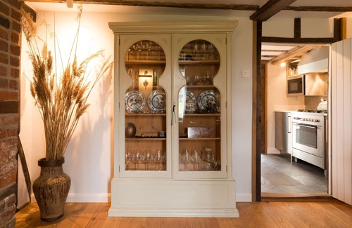 Beckingham Cottage | Navigation Cottage - Elegant luxury in a beautiful cottage beside a historic Sea Lock, Nature Reserv