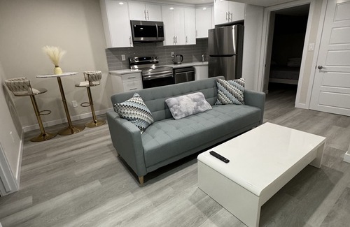 Southwest Calgary Apartment | Navii Estates - Vacations Elevated, Homes Perfected