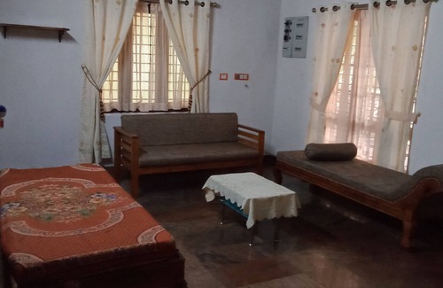Arpookara Villa | NAYATH VACATION HOME ATHIRAMPUZHA- KOTTAYAM