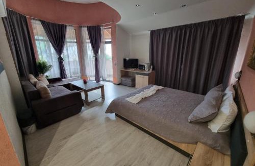 Madan Hotel | NAYS
