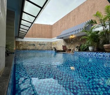 East Jakarta Villa | Ndalem Bu Fit Villa