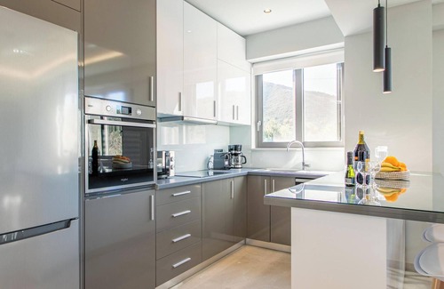 Vatolakkos Apartment | Neaira First Floor Apartment With Private Hot Tub