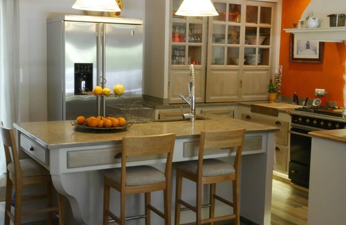 Fuveau Villa | Near Aix en Pce Comfortable air-conditioned villa with private heated pool.
