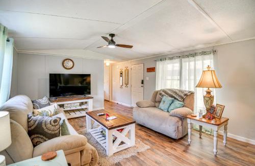 Eriline House | Near ATV and Hiking Trails Home with Deck in Oneida!