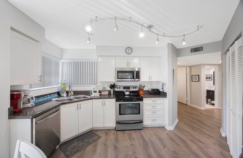 St. Petersburg Condo | Near Beach & Ft. DeSoto Bike Trails!
