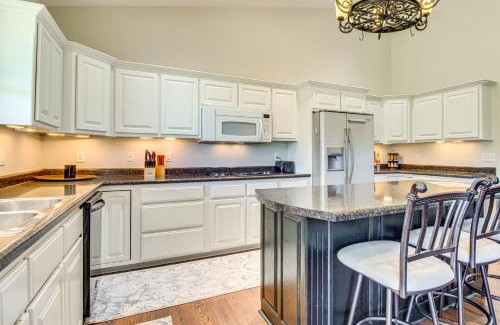 Mountain Home House | Near Bull Shoals Lake Spacious Golfers Getaway!