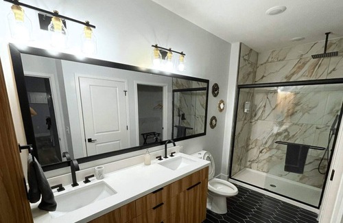 Soulard Apartment | Near City Museum | Garage Parking + Gym + W&D