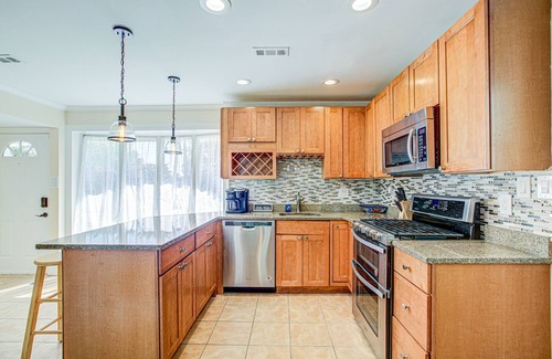 Springfield House | Near DC Single Fam 3 Bdr Home in Springfield Va