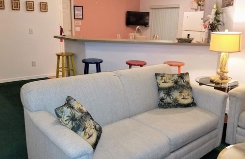 Florida Pines House | near Disney Private Pool 4 BR 3 bath Family Game room HDTV Wi-Fi