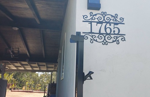 Ridgeview - Webster House | Near downtown. Building with AC and WiFi in cool San Diego