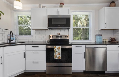 Lee's Summit House | Near Downtown,King Bed,Walkable,Safe