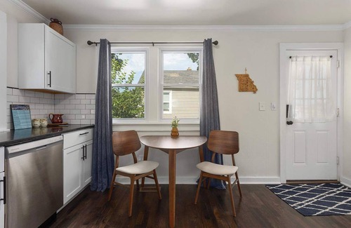 Lee's Summit House | Near Downtown,King Bed,Walkable,Safe