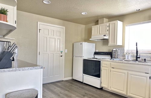 Medford House | Near Downtown- Kitchen-Washer/Dryer-Parking