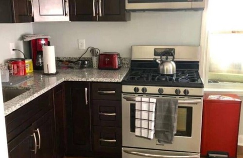 Detroit - Shoreway House | Near Downtown, Ohio City, Tremont, Centrally located!