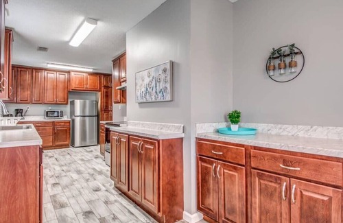 Ellendale House | Near Downtown, Shelby Parks Farm - Haddington Home