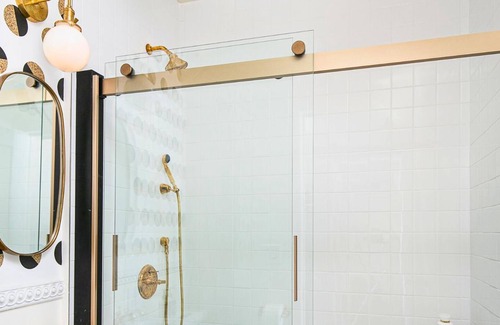 Rampart Village Apartment | Near DTLA! Nice & Cozy Studio for 2!