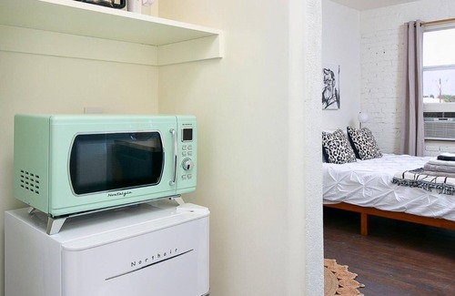 Rampart Village Apartment | Near DTLA! Nice & Cozy Studio for 2!