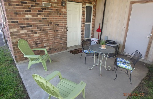 Chalmette House | NEAR FRENCH QUARTER - 2 Bedroom Townhouse, SAFE neighbornood