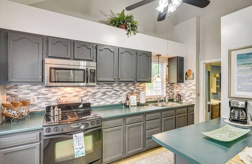 East Greenwich Cottage | Near Golf & Beaches: East Greenwich Cottage!