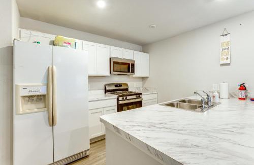 New Caney House | Near Hiking and Fishing Airy Retreat in Cleveland!