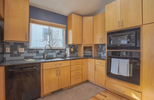 Keewayden House | Near Hiking Trail Boulder Spacious Patio Slps 10