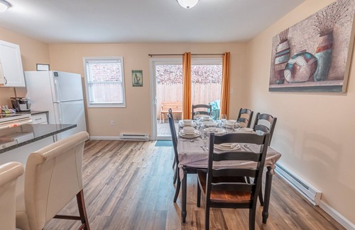 Saylorsburg House | Near Hiking & Water Parks!*Dogs OK*Wi-Fi*Fireplace