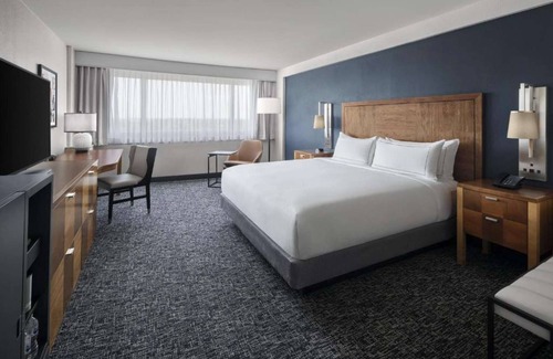 King of Prussia Hotel | Near King of Prussia | Free Shuttle. Dining. Gym.