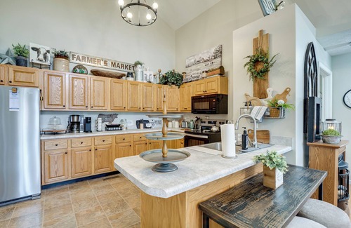 Mill Springs House | Near Lake Cumberland: Monticello Home w/Gazebo!