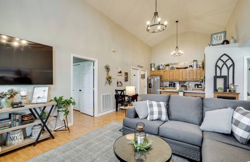 Mill Springs House | Near Lake Cumberland: Monticello Home w/Gazebo!